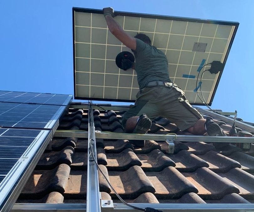 Montage von Solarmodulen